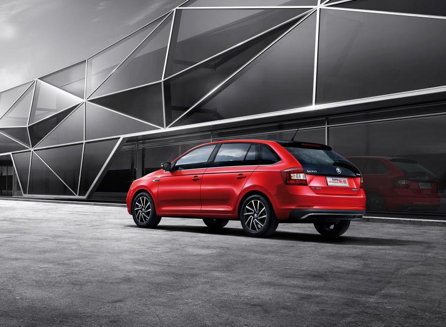  Skoda Rapid Spaceback 2017 года  (CN) (фото 6 из 10)